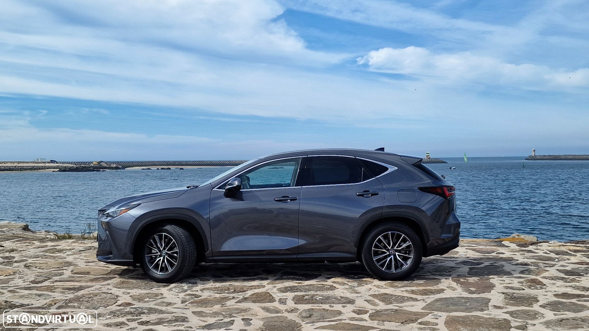 Lexus NX 450h+ Premium - 3