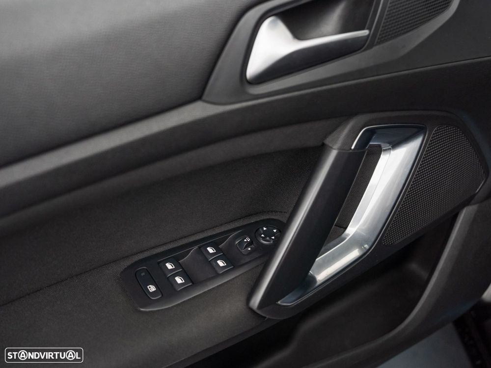 Peugeot 308 SW 1.2 PureTech Style - 16