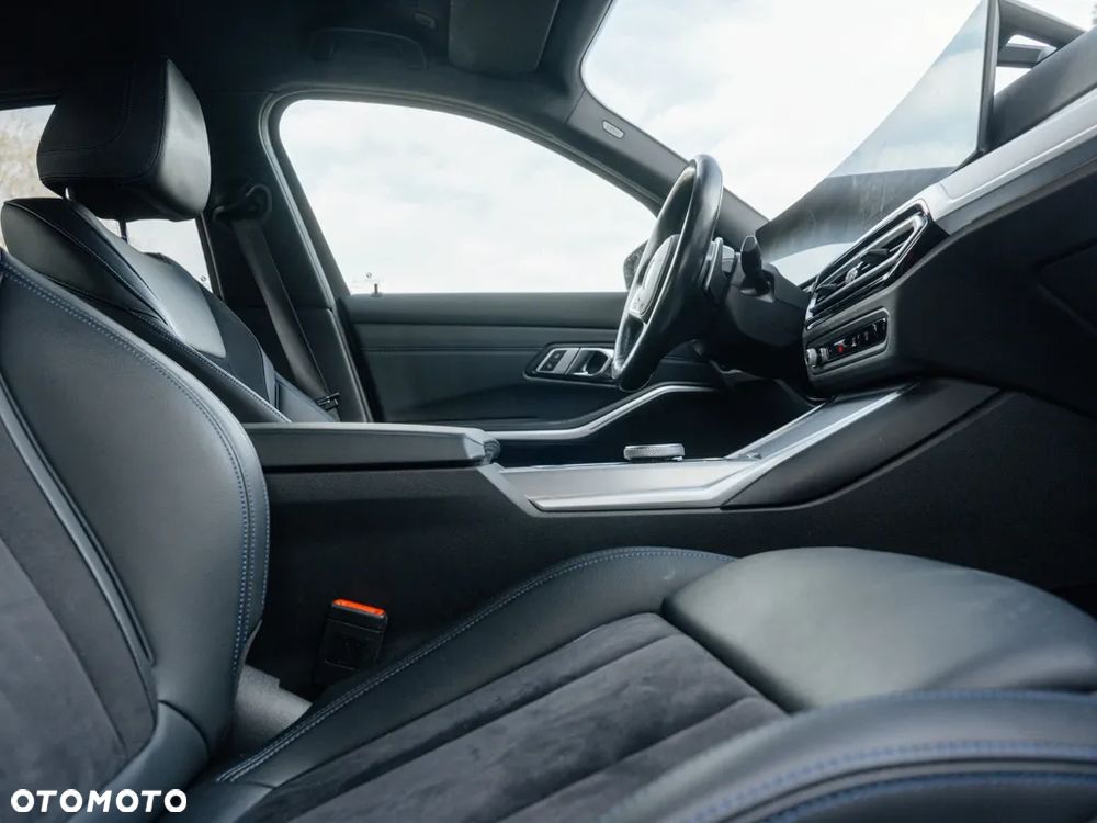 BMW Seria 3 320d xDrive M Sport - 10