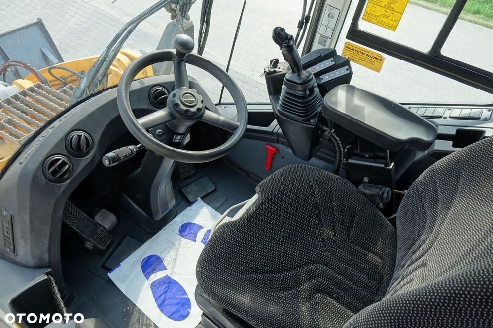 Liebherr L526 / ŁADOWARKA / 16 000 KG / SZYBKOZŁĄCZE / NOWE OPONY PRZÓD - 26