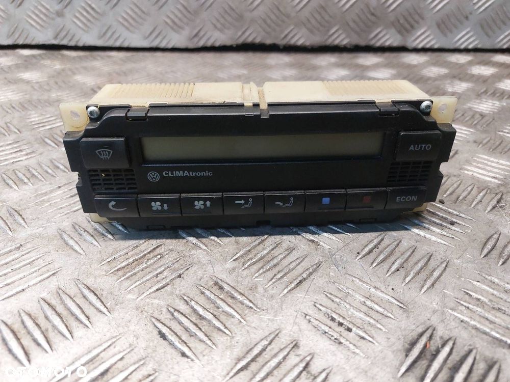 PANEL NAWIEWU VOLKSWAGEN PASSAT B5 5HB007617-02 - 1