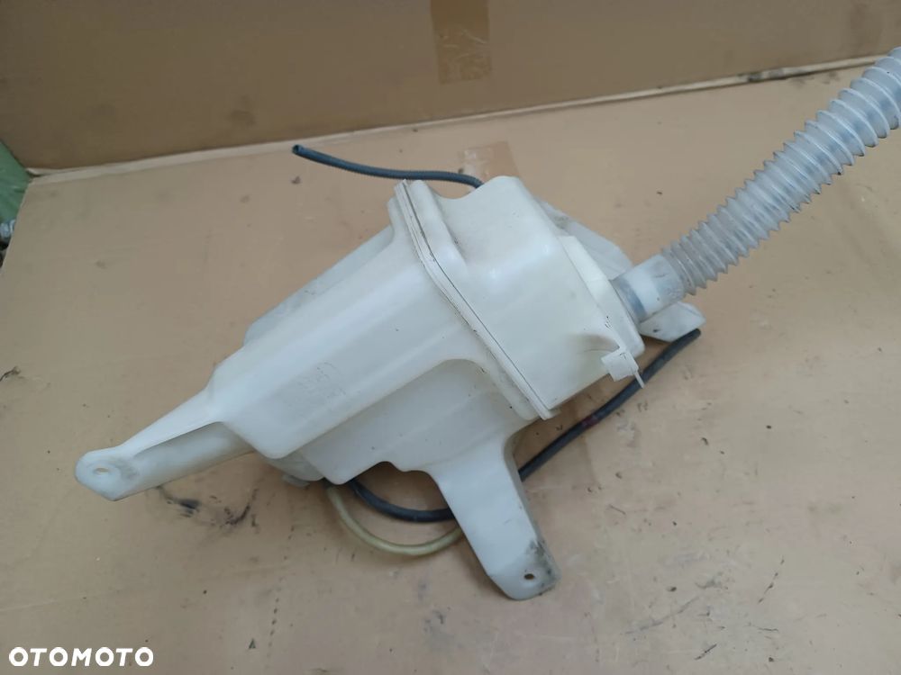 ZBIORNICZEK SPRYSKIWACZY TOYOTA RAV4 III 060851217 - 3