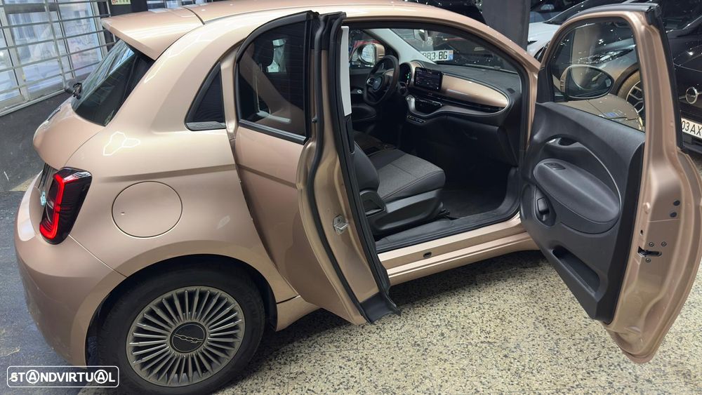 Fiat 500e 3 + 1 23,8kWh Icon - 54