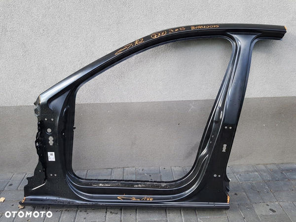 AUDI A4 B9 lewy próg poszycie progu słupek rama bok 8W5809075A 8W5810075A