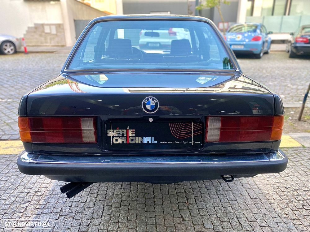 BMW 323 - 8