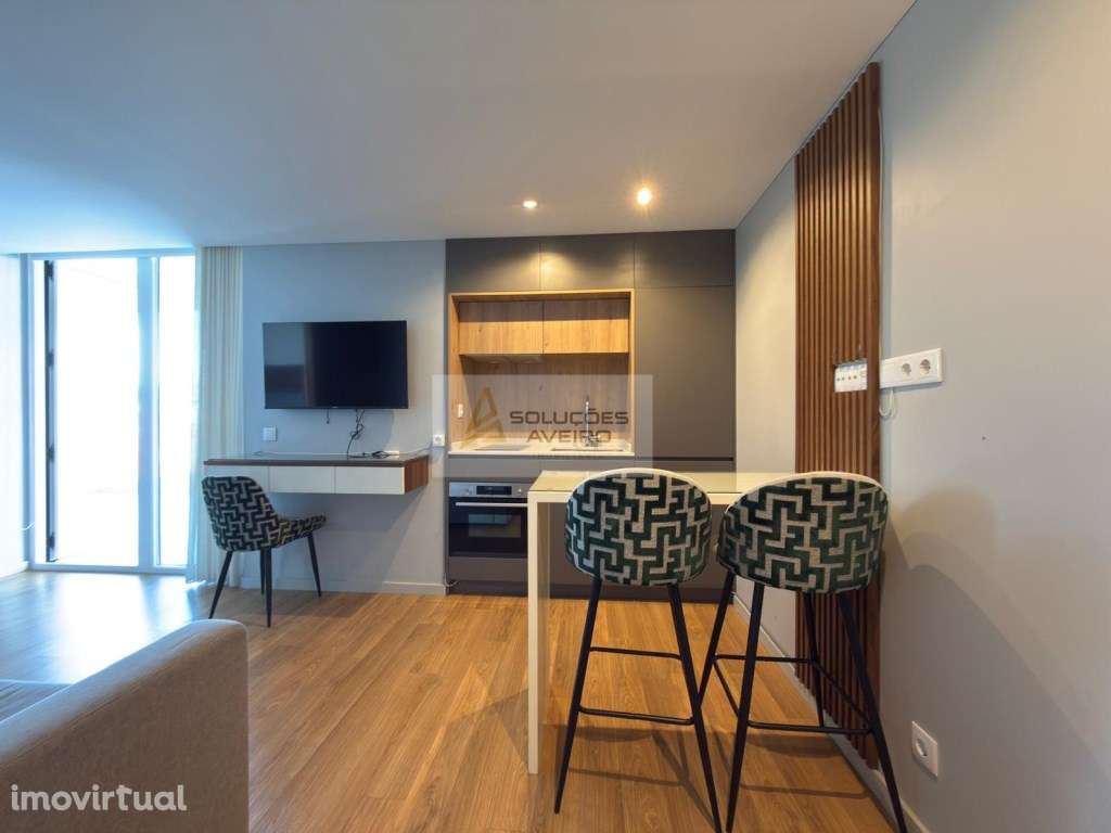 Apartamento T0 Mobilado e Equipado - Centro de Aveiro - Grande imagem: 2/21
