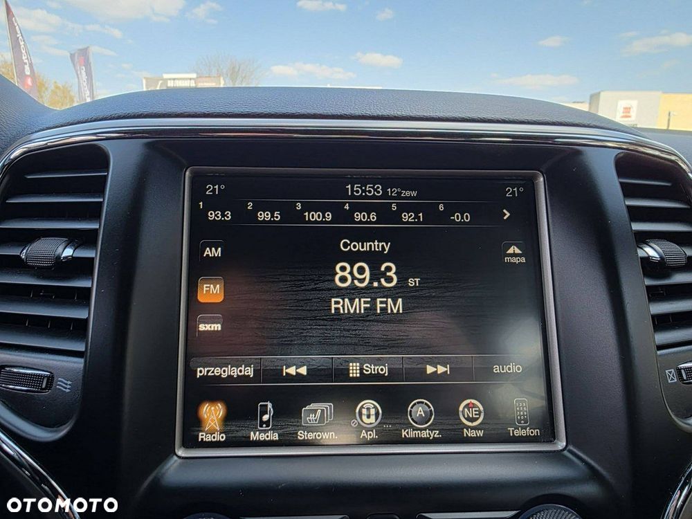 Jeep Grand Cherokee - 25