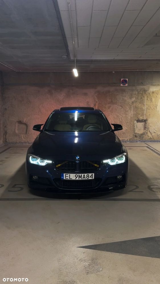BMW Seria 3 330i - 21