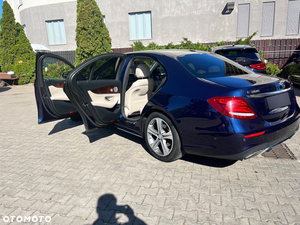 Mercedes-Benz Klasa E 300 9G-TRONIC - 6