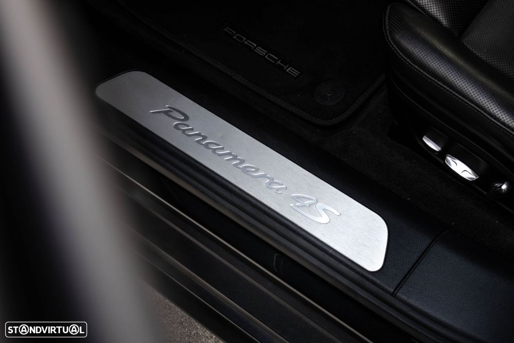 Porsche Panamera 4 S - 31