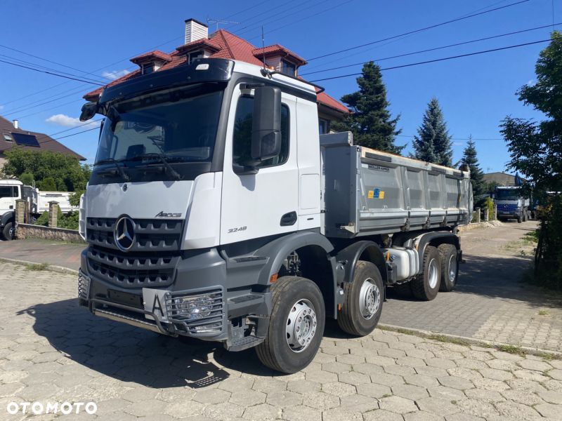 Mercedes-Benz Arocs 3248 MP5 Kipper, import z Niemiec