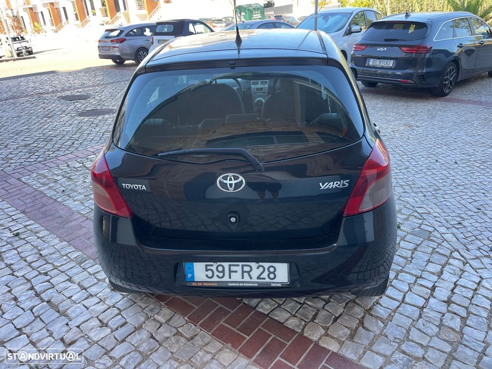 Toyota Yaris 1.0 VVT-i AC Manual - 8