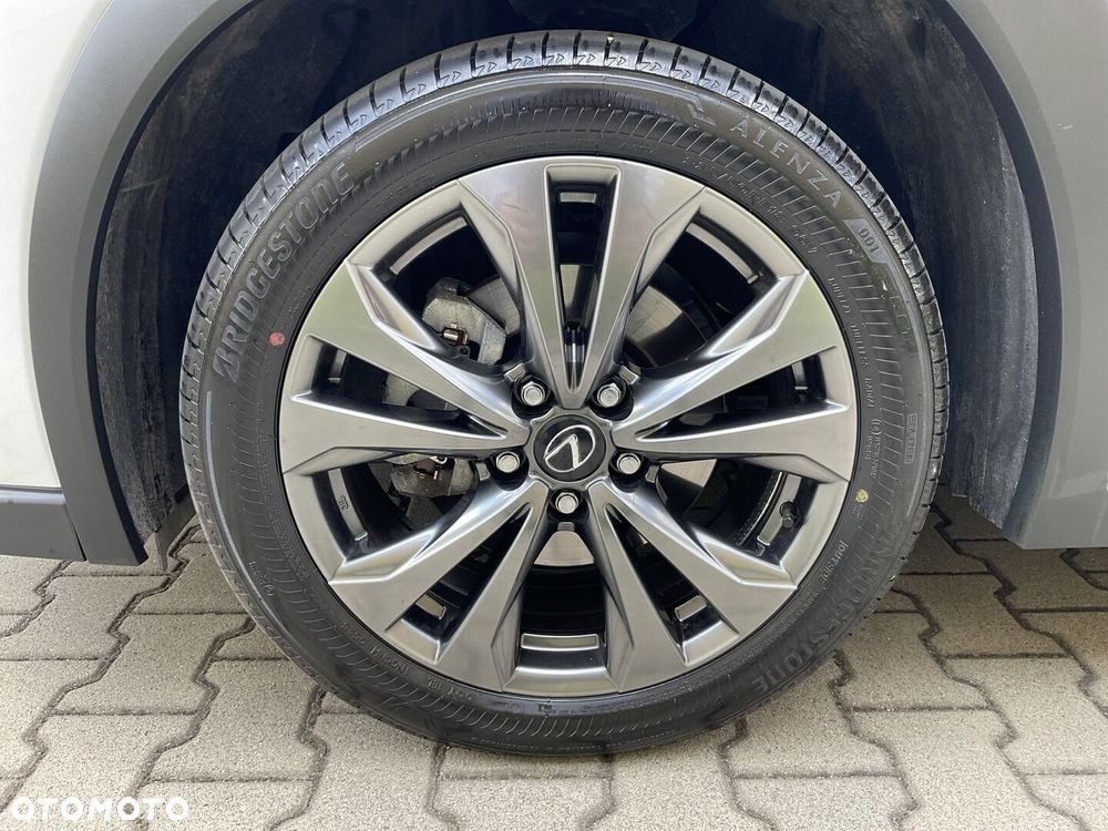 Lexus UX 300h F Sport Design - 33