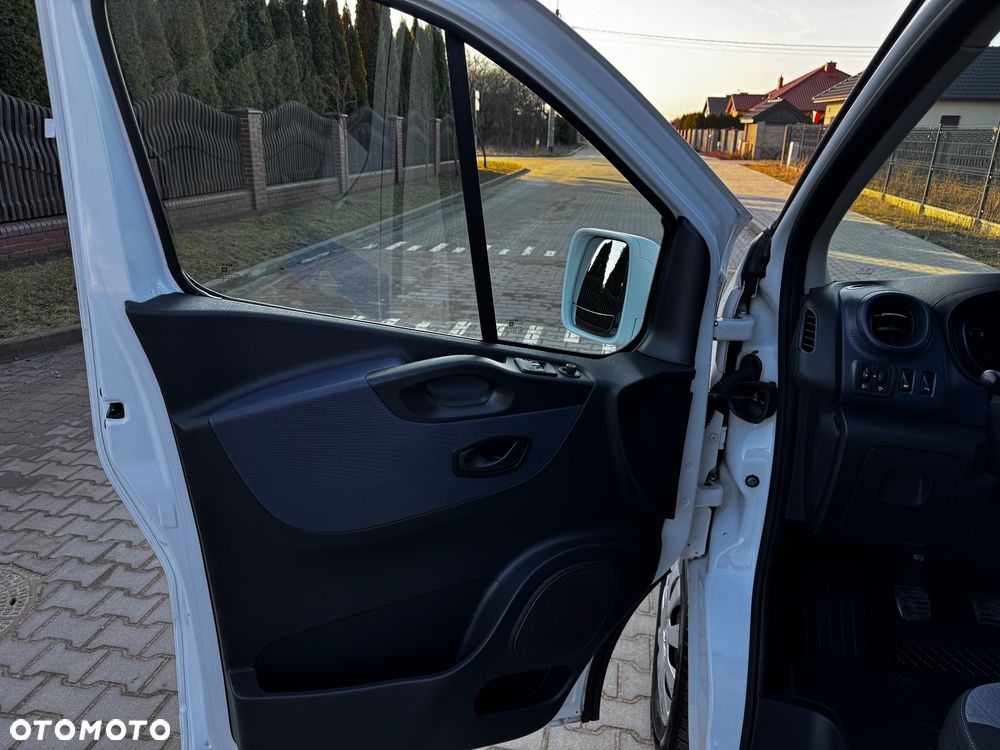 Opel Vivaro - 18