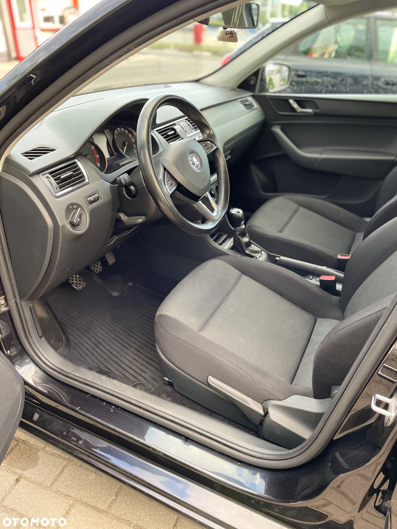 Skoda RAPID 1.2 TSI Active - 8