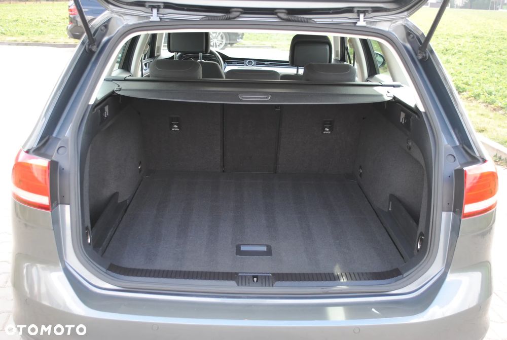 Volkswagen Passat - 26