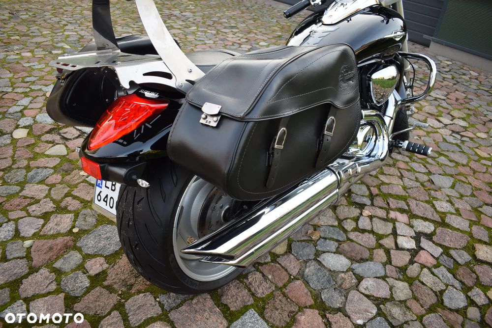 Suzuki Intruder - 14