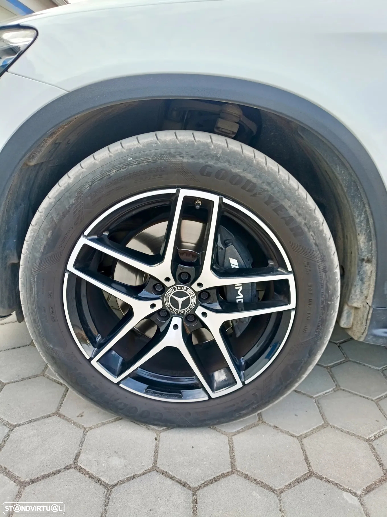 Mercedes-Benz GLC 250 d 4Matic 9G-TRONIC AMG Line - 16