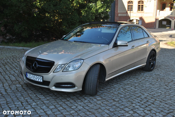 Mercedes-Benz Klasa E 350 T CDI DPF 4Matic BlueEFFICIENCY 7G-TRONIC