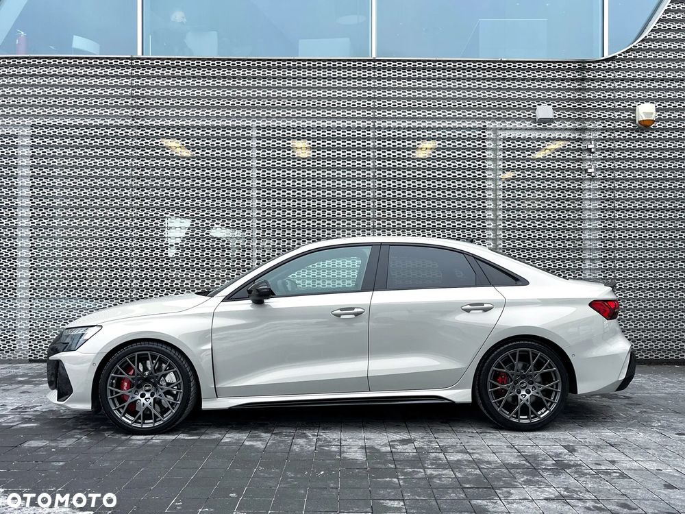 Audi RS3 Limousine - 8