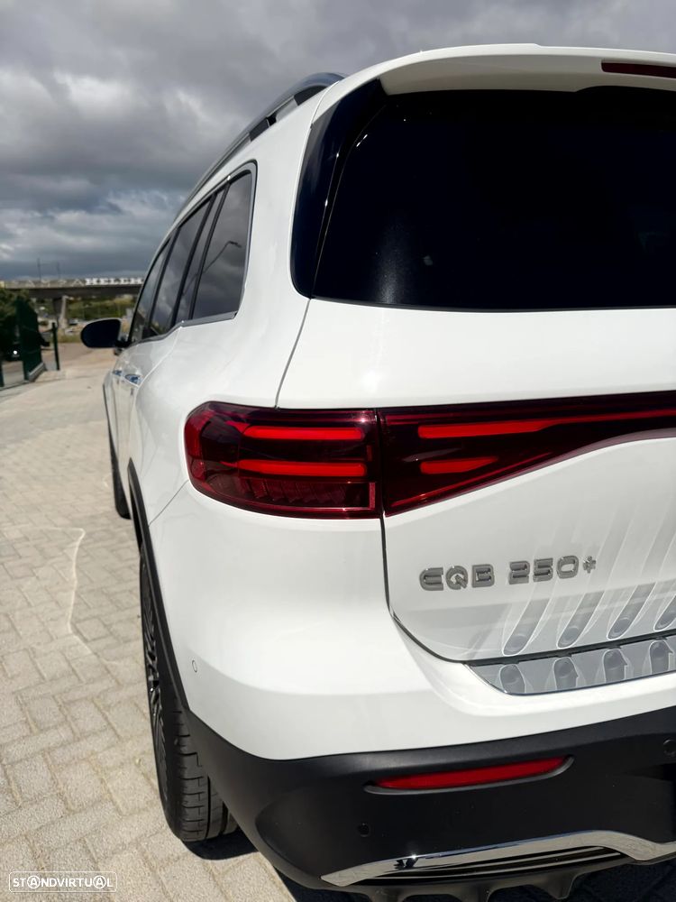 Mercedes-Benz EQB 250+ AMG Line - 31