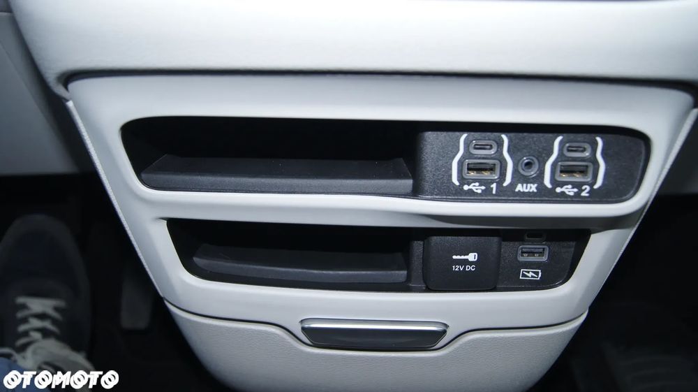 Chrysler Pacifica - 27