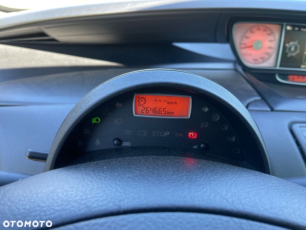 Citroën C8 2.0 HDi Attraction - 18
