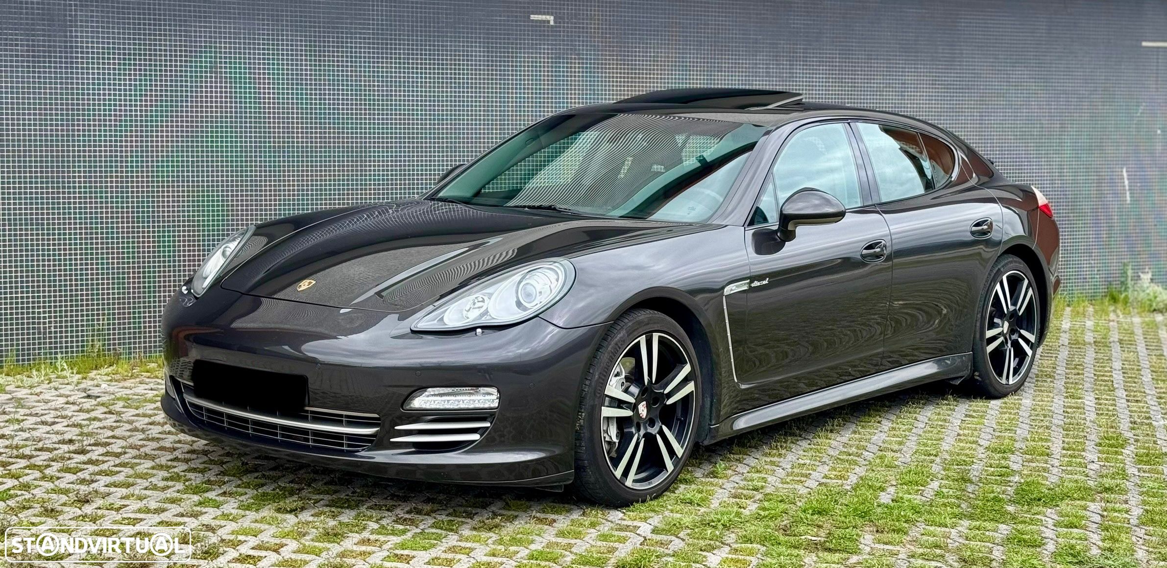 Porsche Panamera Platinum Edition - 1