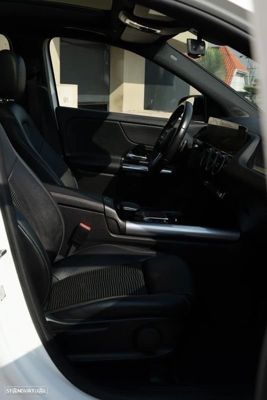 Mercedes-Benz GLA 180 d - 9