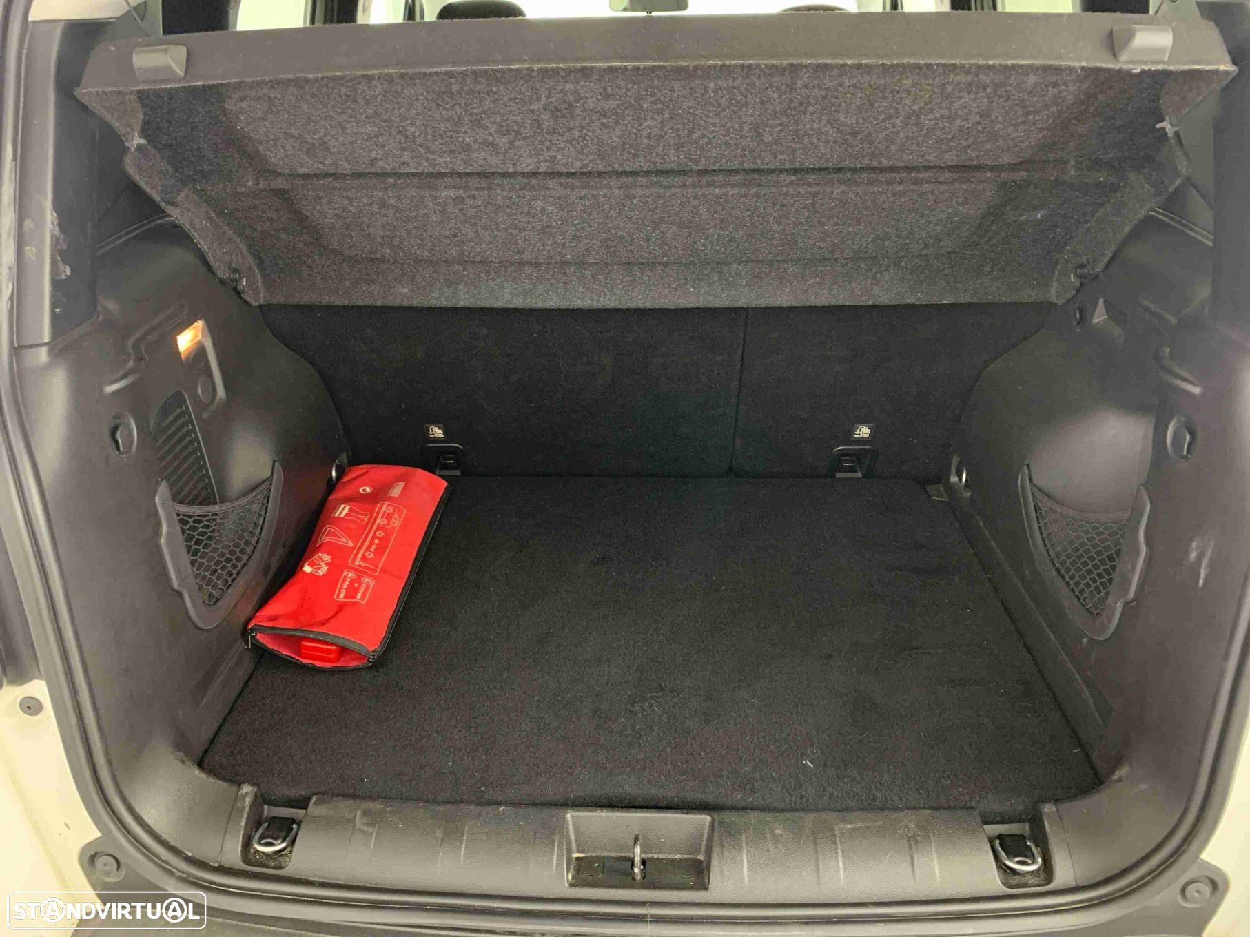 Jeep Renegade 1.3 T 80º Aniversário DCT - 13