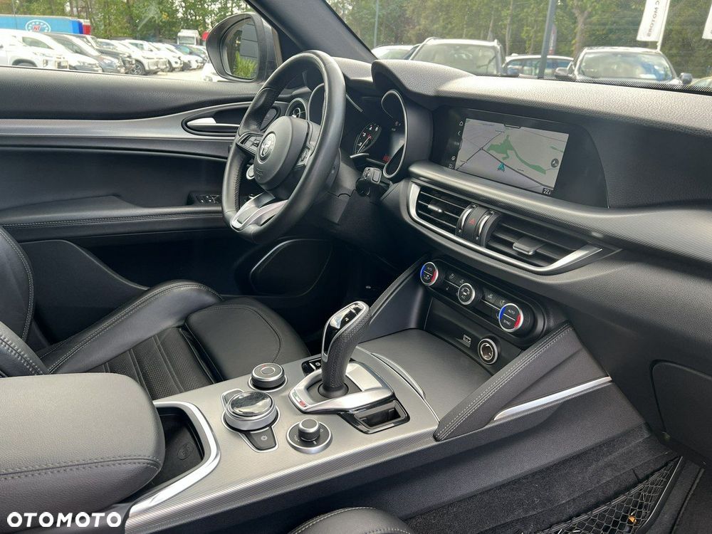 Alfa Romeo Stelvio - 40