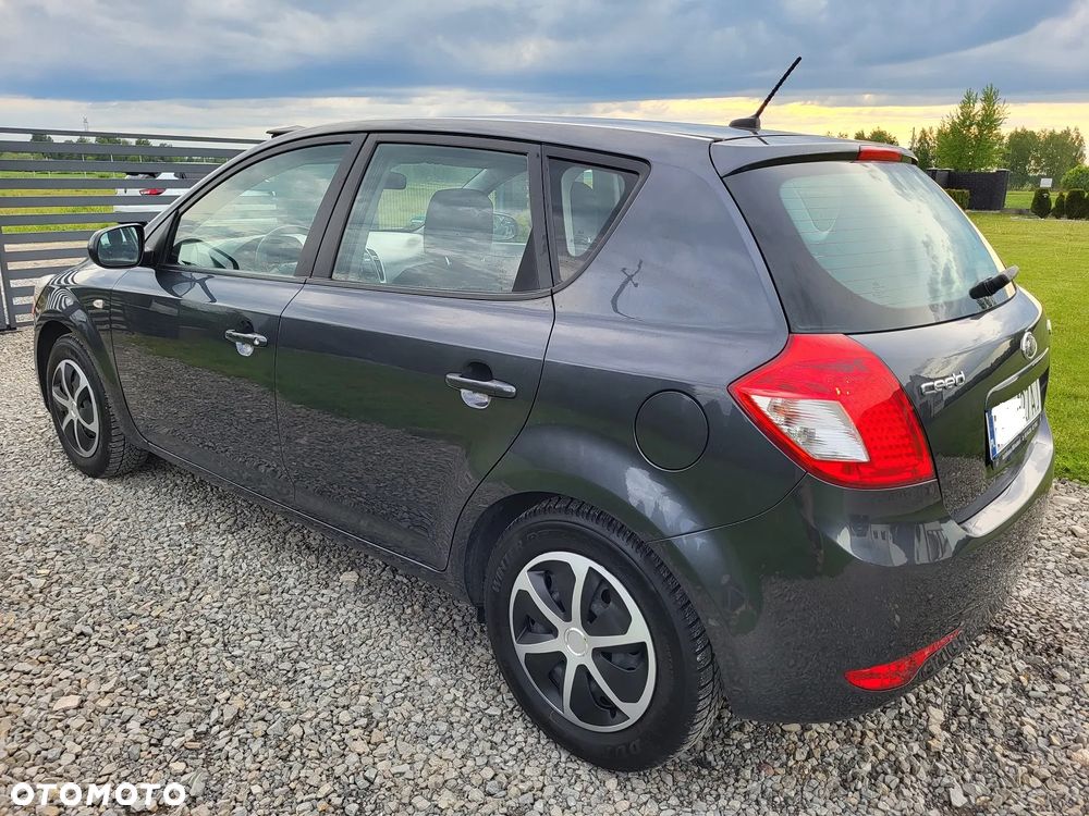 Kia Ceed 1.4 Comfort + - 25