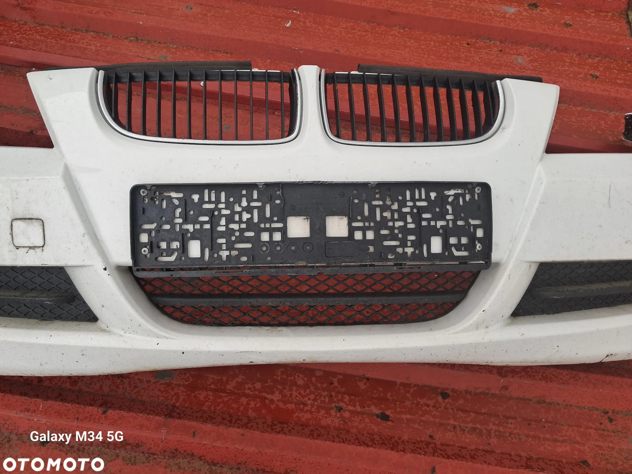 BMW 318i E90 zderzak przód 300 - 3