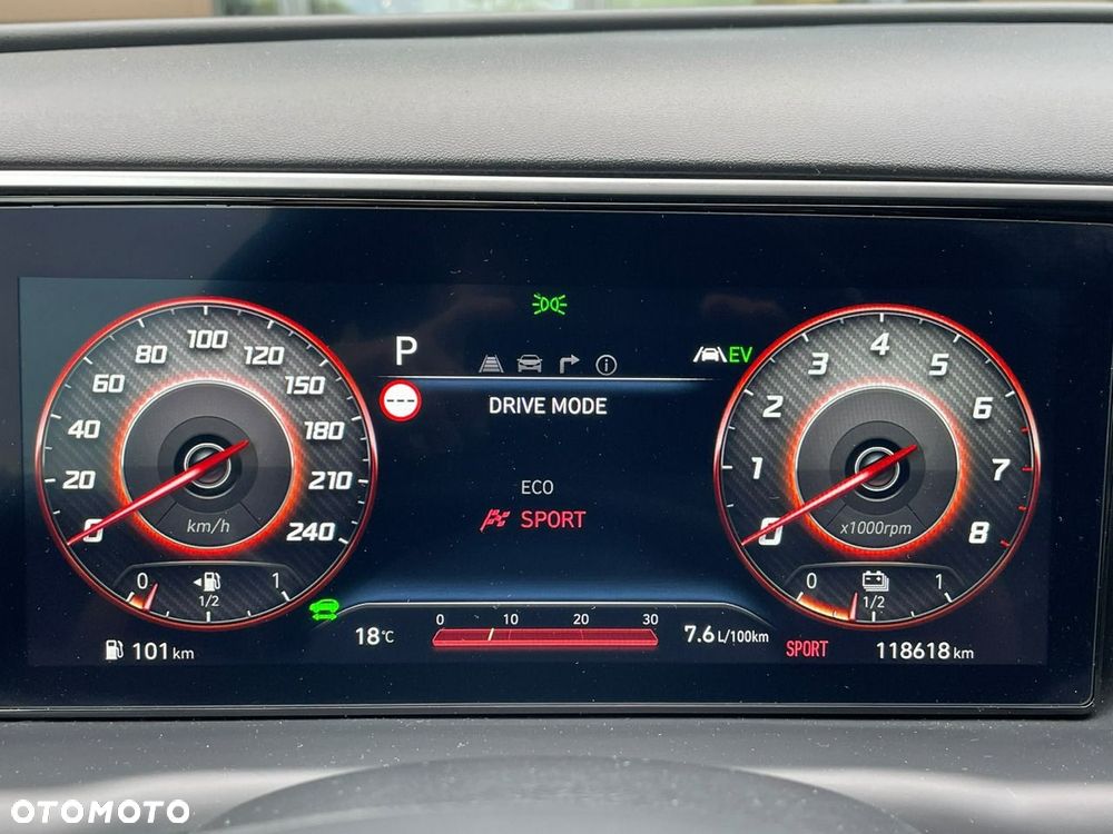 Hyundai Tucson 1.6 T-GDi HEV Executive 2WD - 22