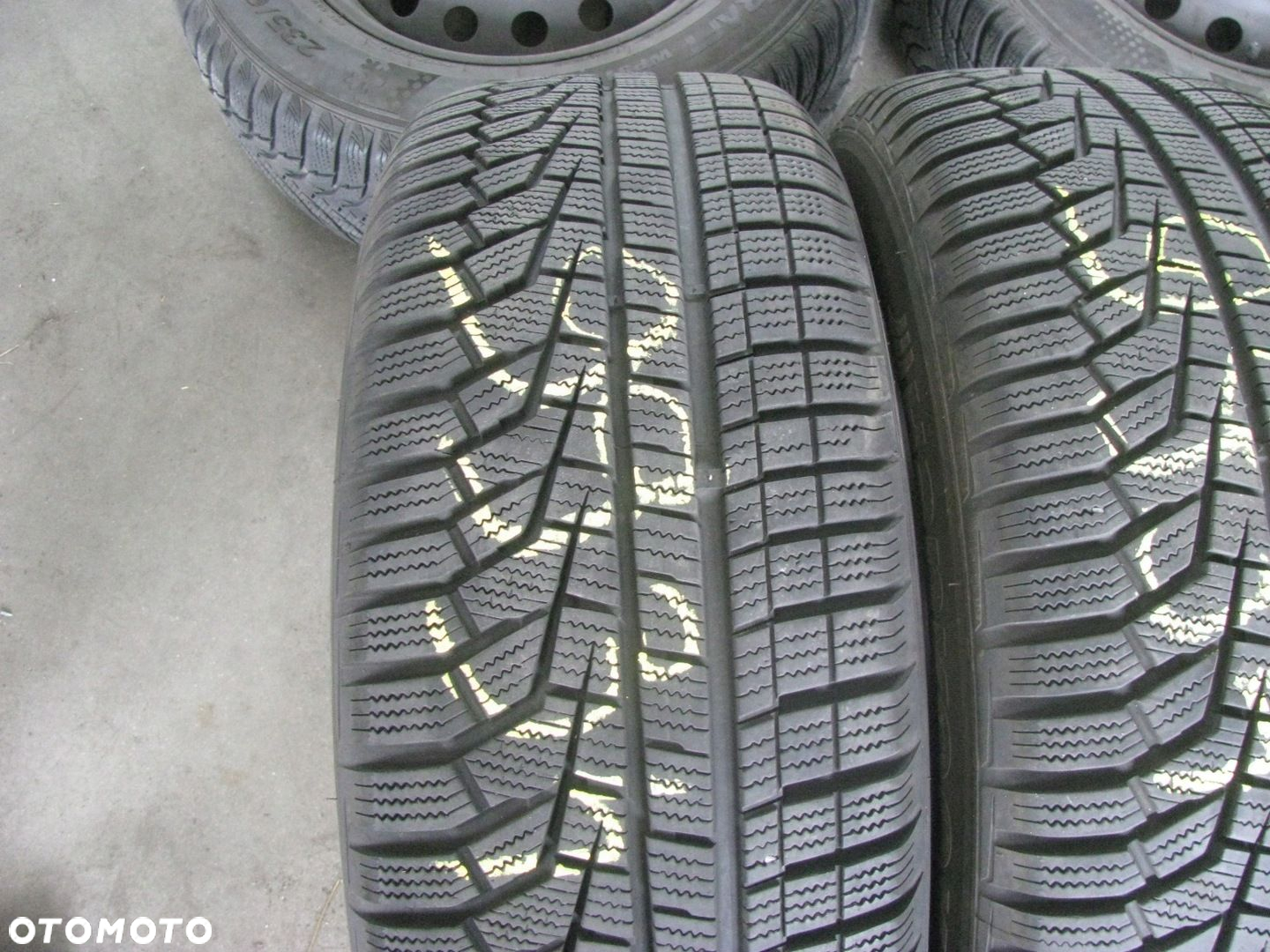Opona zimowa Hankook Winter icept evo2 W320 235/60R16 100 H - 2