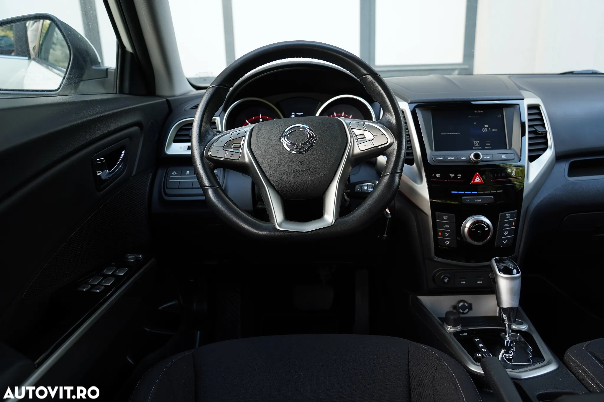 SsangYong Tivoli 1.6 e-XDi 4WD Aut. Sapphire - 9