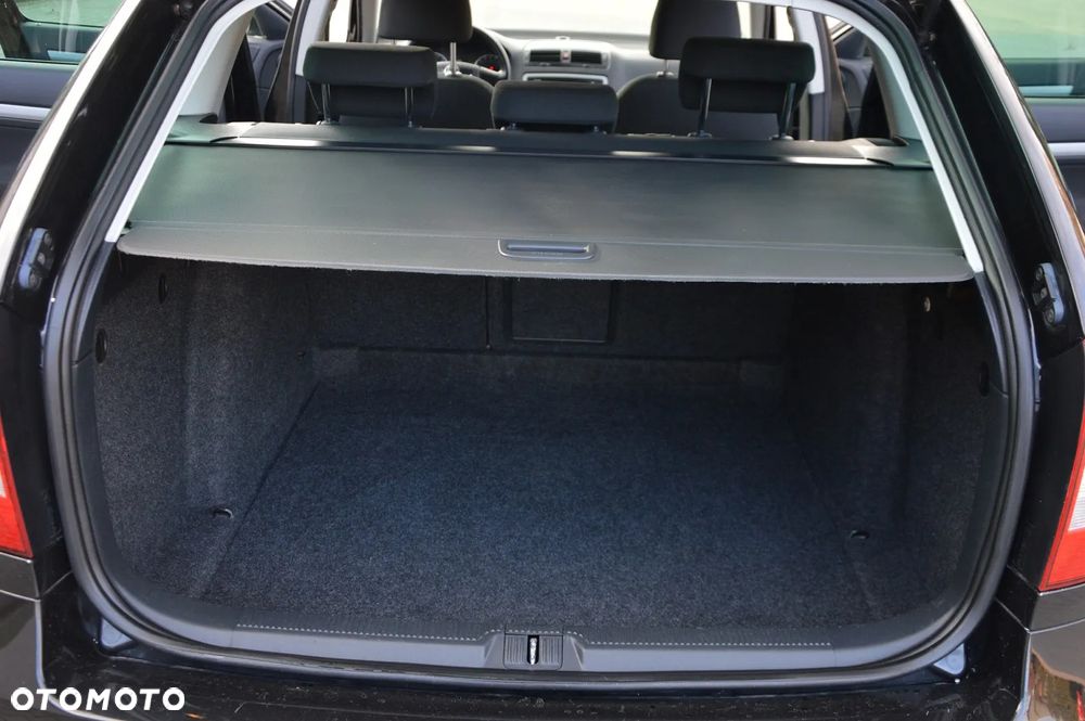 Skoda Octavia 1.6 TDI DPF Elegance - 23