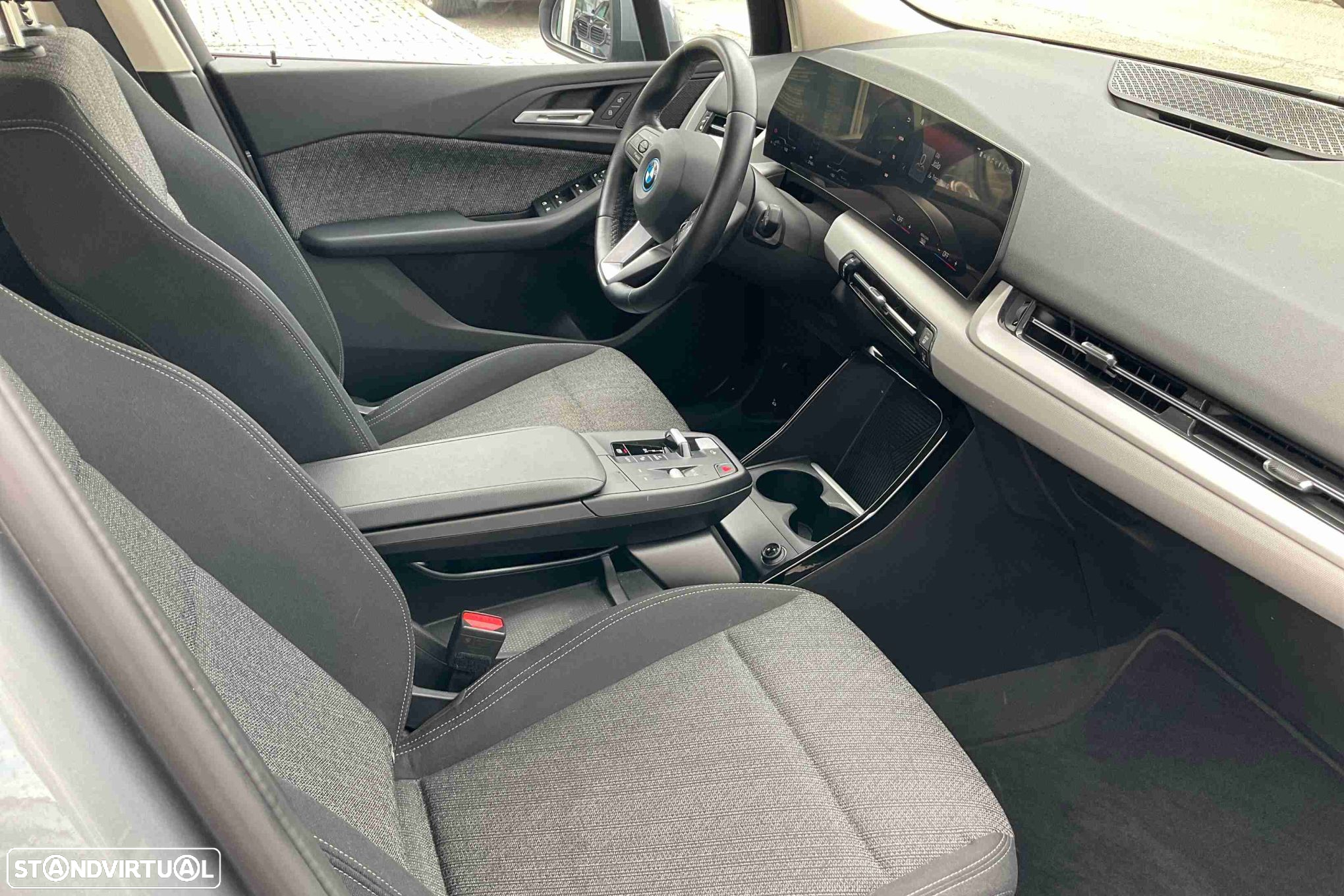 BMW 225xe Active Tourer - 8