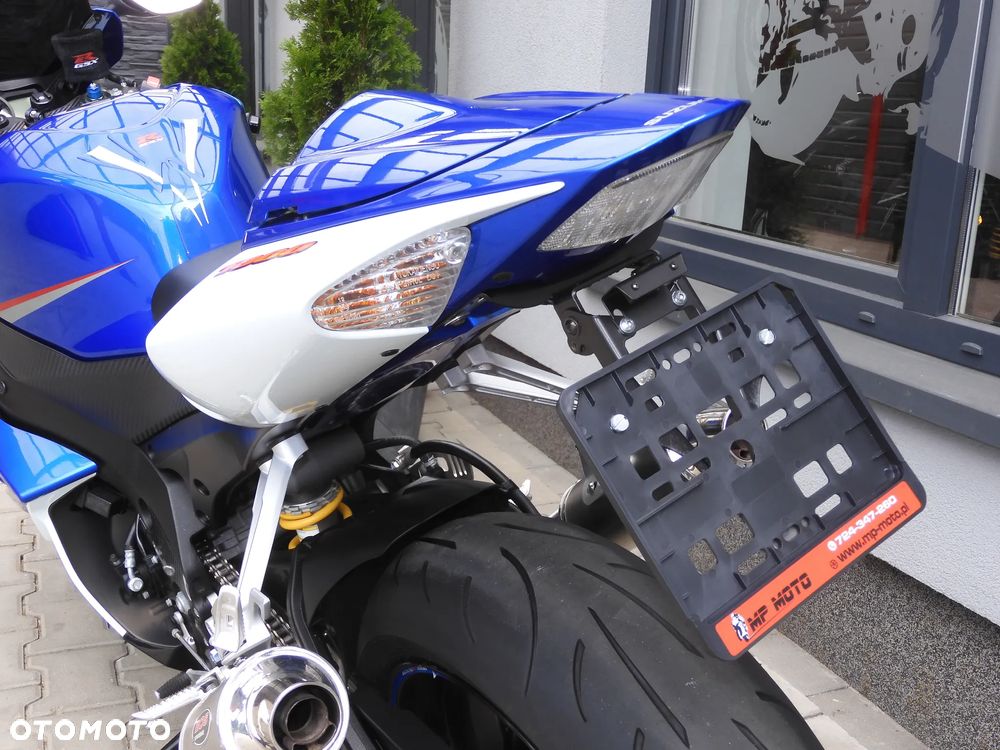 Suzuki GSX-R - 25