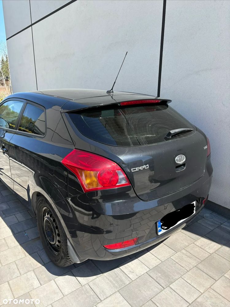 Kia ProCeed 2.0 crdi Optimum + - 4