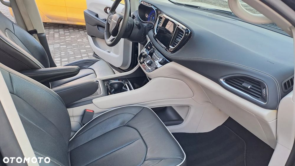 Chrysler Pacifica - 14