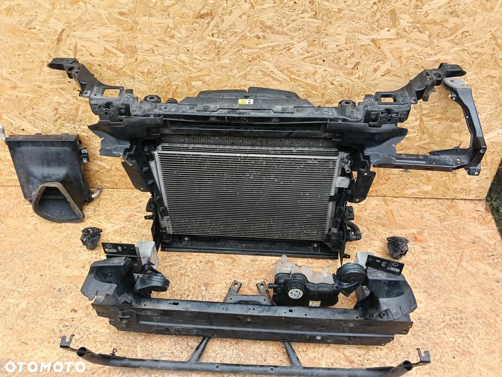 Komplet chłodnic pas przedni belka zderzaka Range Rover Velar L560 3.0d 2020 - 7