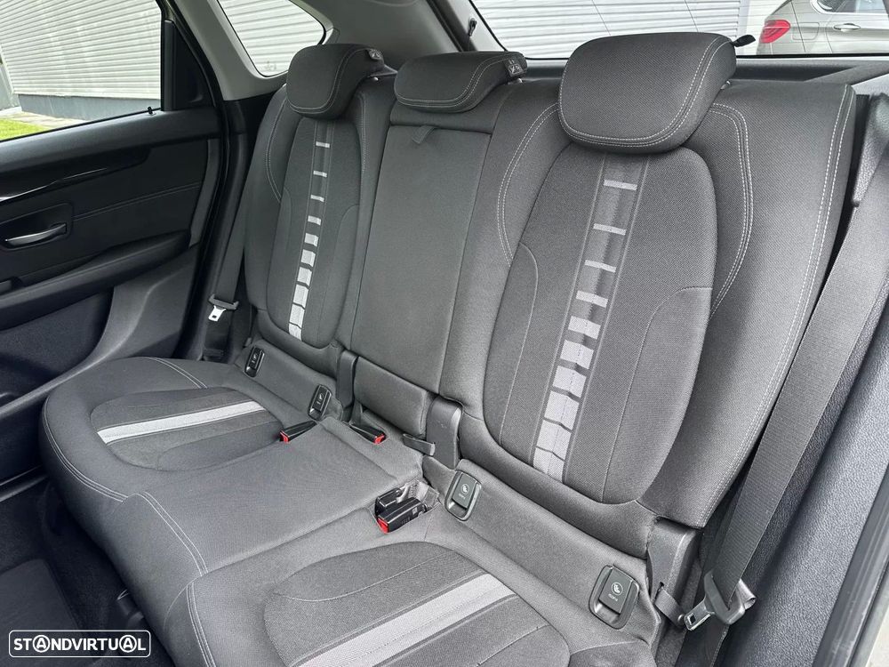 BMW 218 Active Tourer d Line Sport - 25
