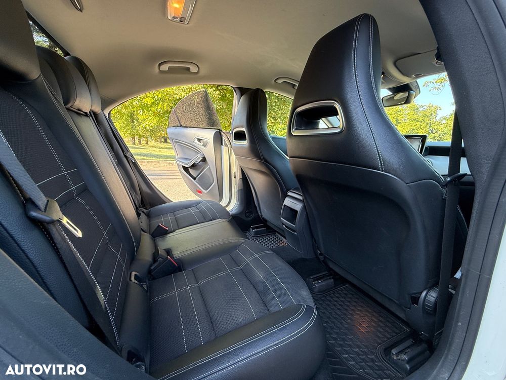 Mercedes-Benz CLA 220 CDI 7G-DCT AMG Line - 9