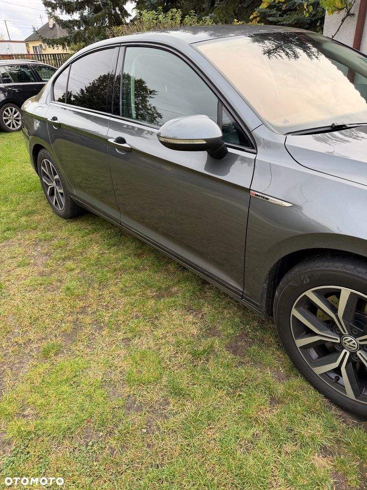 Volkswagen Passat 2016 photo 2