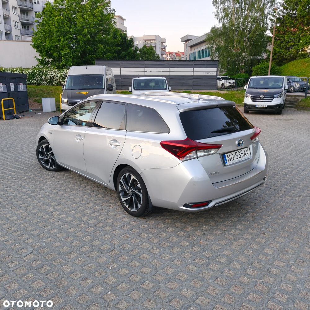 Toyota Auris Hybrid 135 Prestige - 29