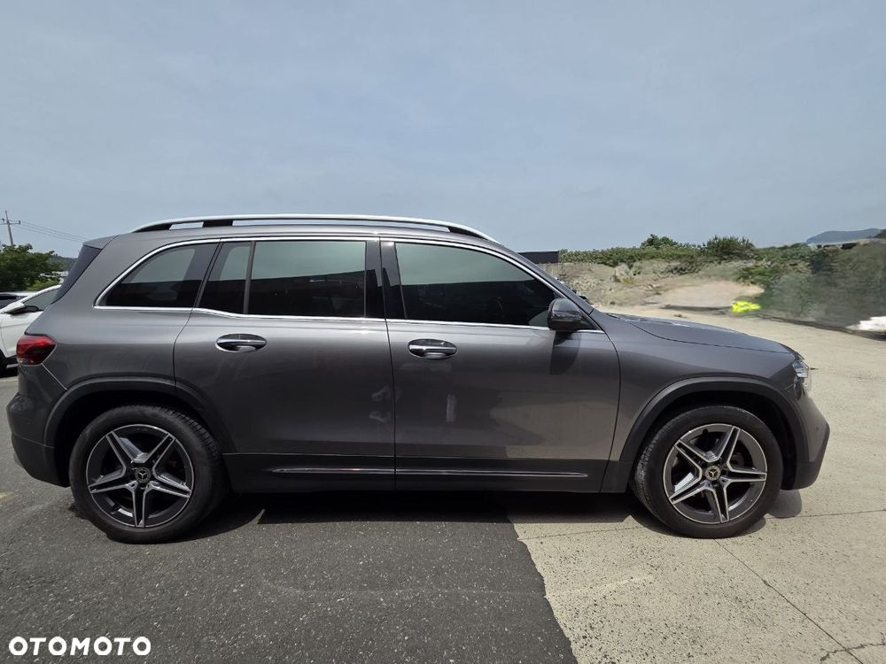 Mercedes-Benz GLB 250 4-Matic AMG Line 8G-DCT - 16