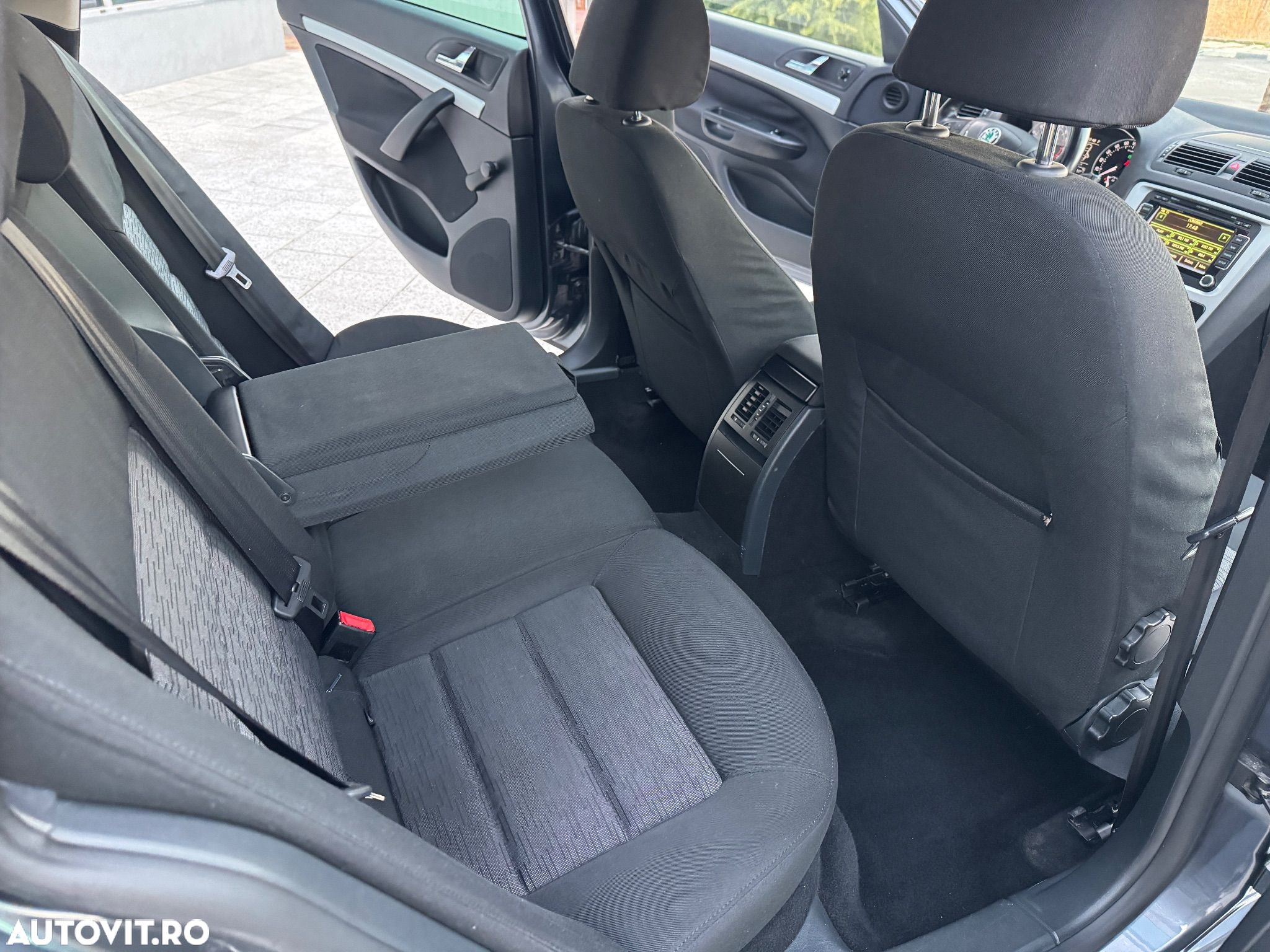 Skoda Octavia 1.6 TDI Ambiente DSG - 23