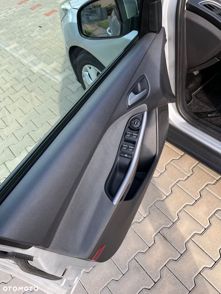 Ford Focus - 10
