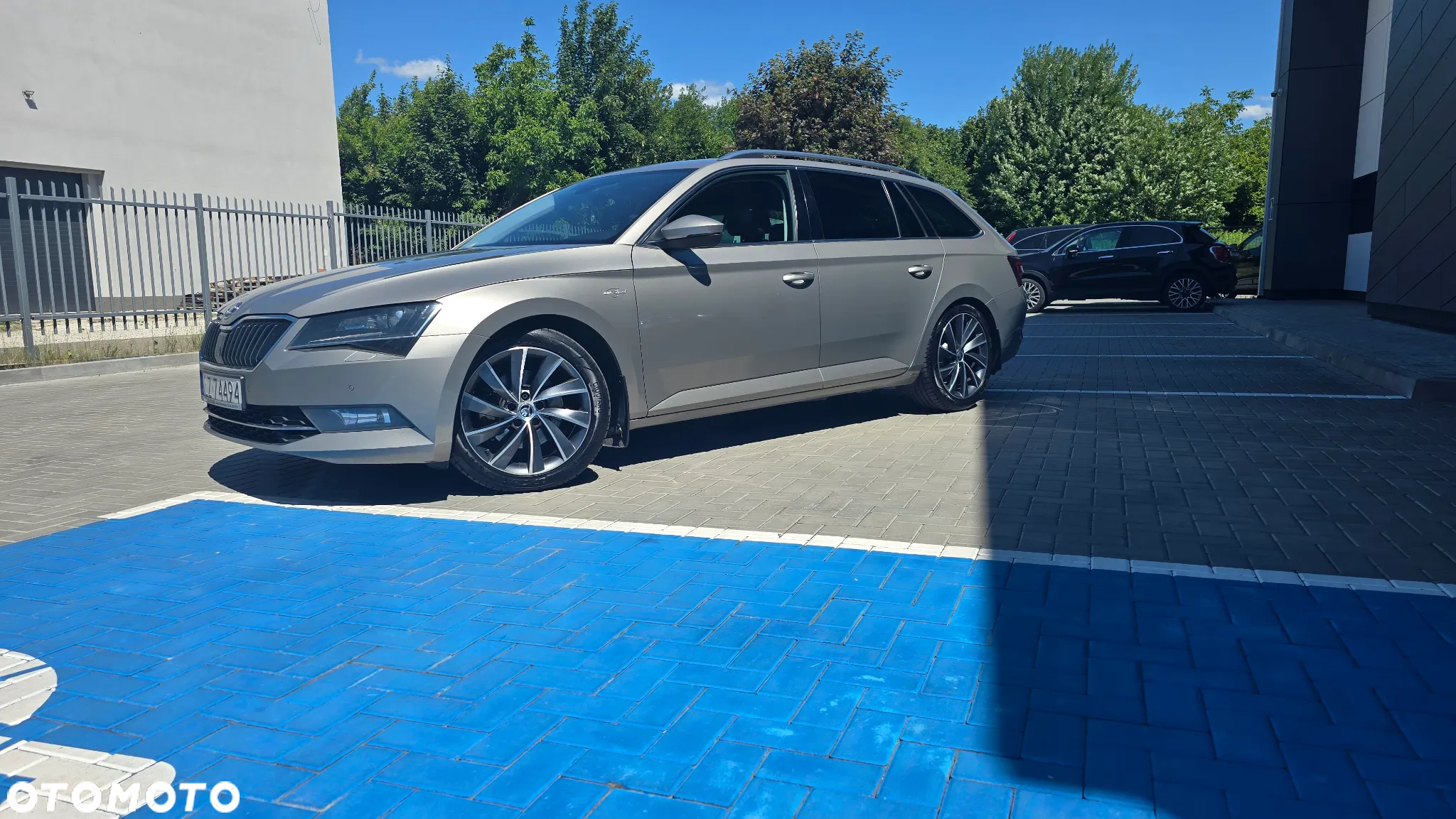 Skoda Superb 2.0 TDI 4x4 L&K DSG - 6